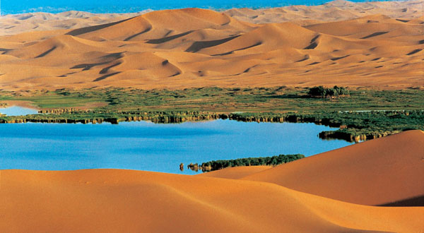 月亮湖 月亮湖,位于中国内蒙古阿拉善盟境内腾格里沙漠腹地,月亮湖是 